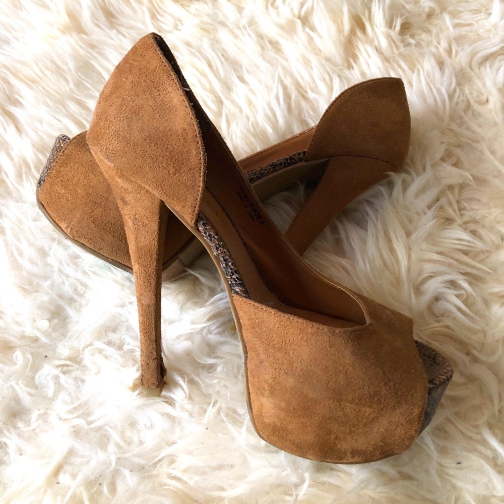 Chinese Laundry suade heels